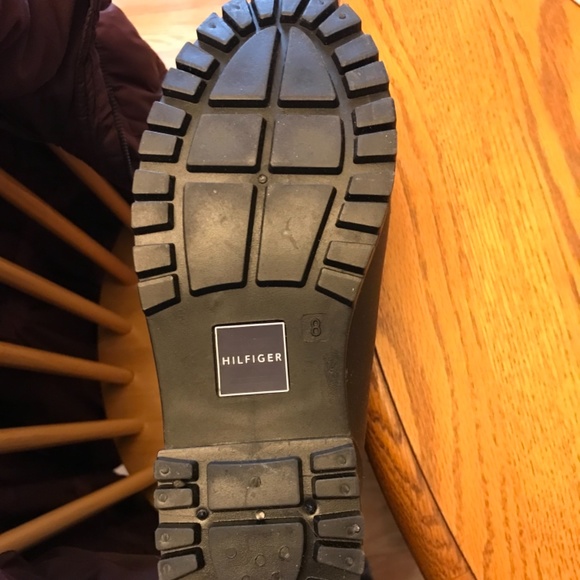 Tommy Hilfiger - Picture 3 of 3